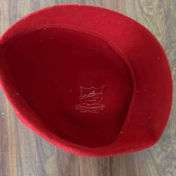 Doeskin red wool beret made is USA - Picture 4 of 5